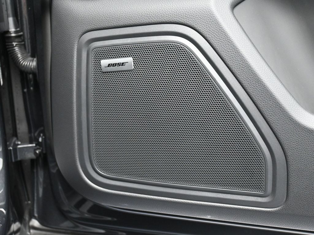 Certified 2026 Porsche Macan AWD/4WD image 29