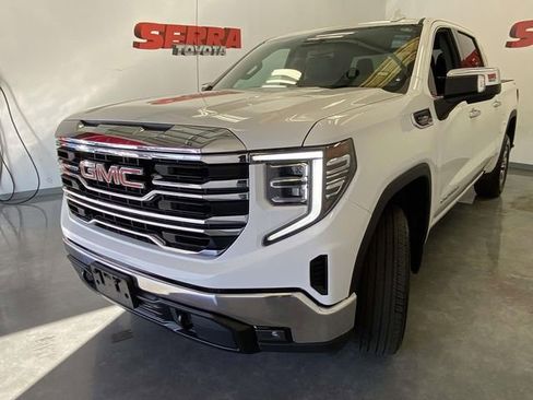 Used 2025 GMC Sierra 1500 SLT image 6