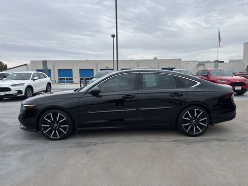 Used 2023 Honda Accord Touring image 5
