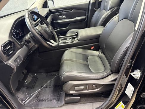 Used 2024 Honda Pilot Touring image 16