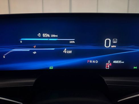 Used 2024 Cadillac Lyriq Luxury AWD/4WD image 40