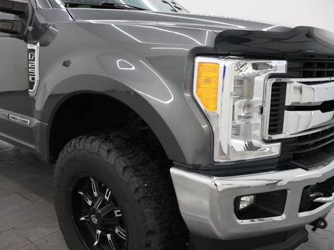 Used 2017 Ford F250 XLT w/ XLT Premium Package AWD/4WD image 24