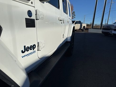 Used 2021 Jeep Wrangler Unlimited Sahara AWD/4WD image 30