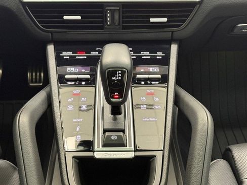 Certified 2023 Porsche Cayenne S image 15