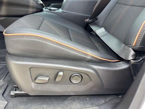 New 2025 GMC Canyon AT4 w/ Nightfall Edition image 4