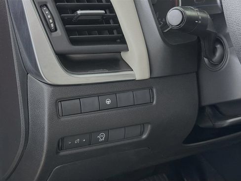 Used 2023 Nissan Rogue SV FWD image 12