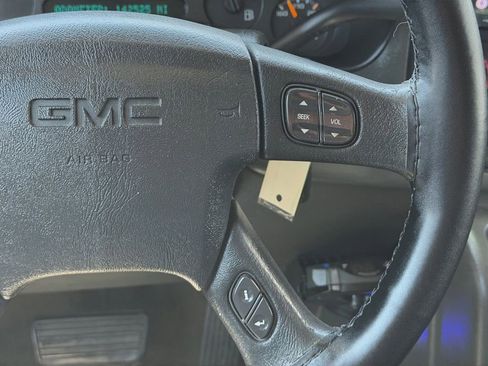 Used 2005 GMC Sierra 2500 SLT w/ Heavy-Duty Power Package AWD/4WD image 14
