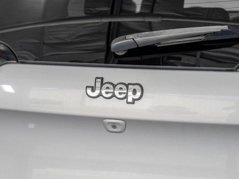 Used 2016 Jeep Cherokee Latitude w/ Cold Weather Group AWD/4WD image 55