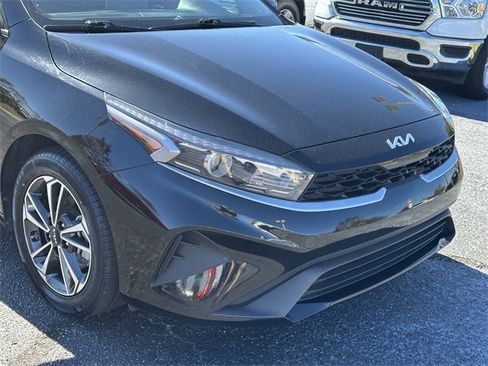 Used 2024 Kia Forte LXS image 9