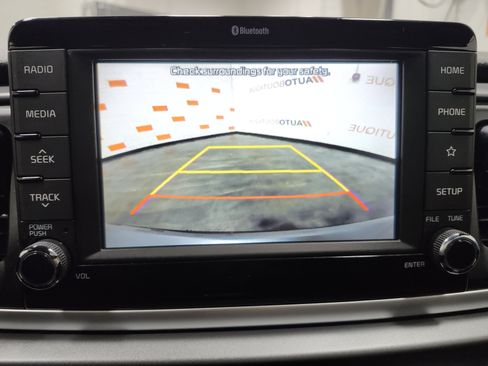 Used 2019 Kia Rio S image 2