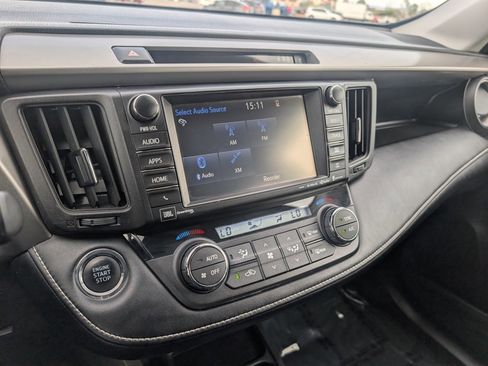 Used 2017 Toyota RAV4 Limited image 18