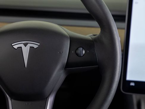 Used 2022 Tesla Model Y Performance AWD/4WD image 33