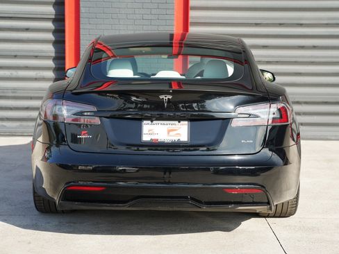 Used 2022 Tesla Model S Plaid image 4