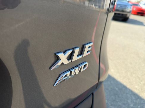Used 2021 Toyota RAV4 XLE AWD/4WD image 35