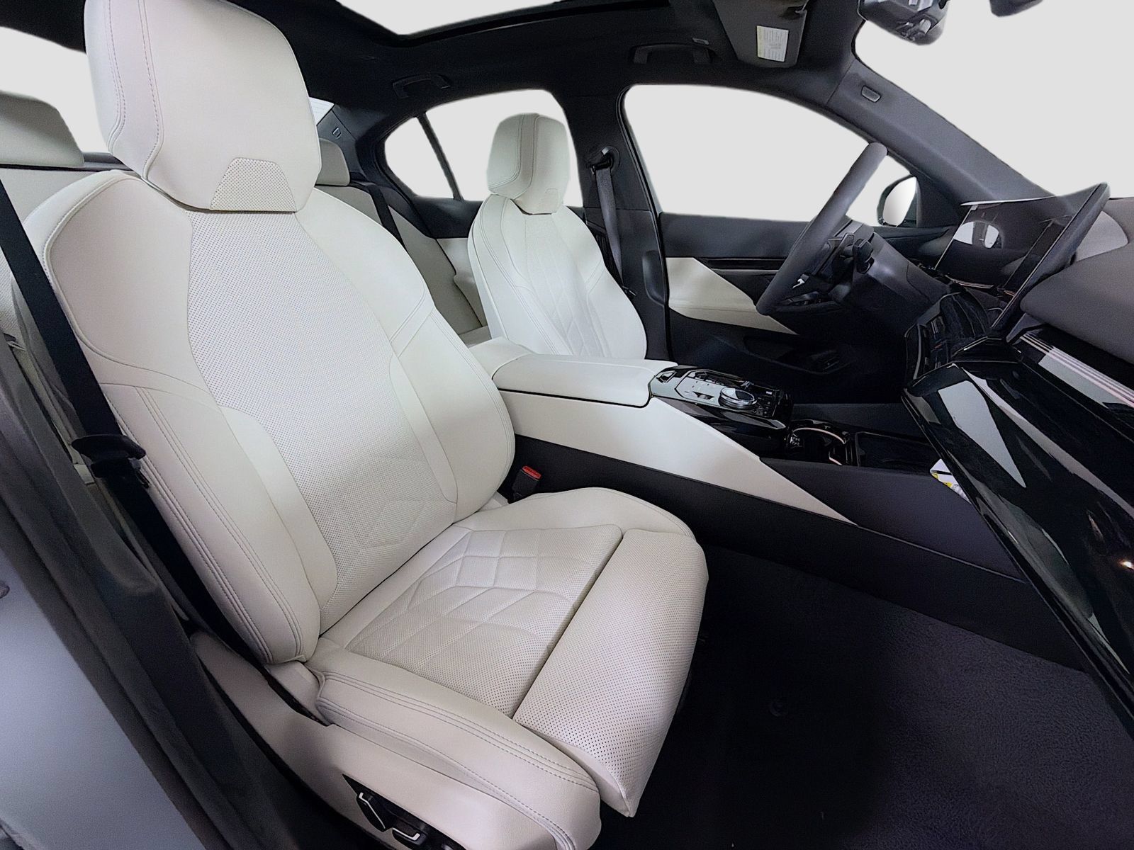 New 2026 BMW 530i xDrive w/ M Sport Package AWD/4WD image 31