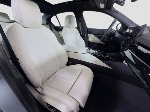 New 2026 BMW 530i xDrive w/ M Sport Package AWD/4WD image 31