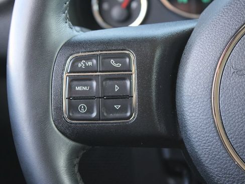 Used 2018 Jeep Wrangler Sahara w/ Connectivity Group AWD/4WD image 24