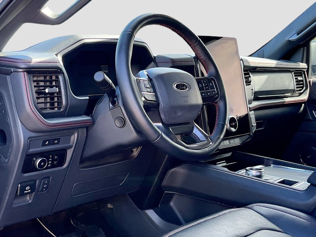 Used 2024 Ford Expedition Limited RWD image 9