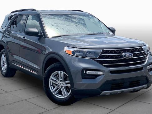 Certified 2023 Ford Explorer XLT w/ Equipment Group 202A AWD/4WD image 3