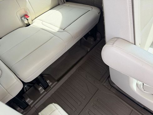 Used 2022 GMC Yukon XL Denali w/ Denali Premium Package image 53