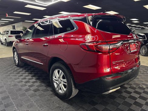 Used 2021 Buick Enclave Essence image 9