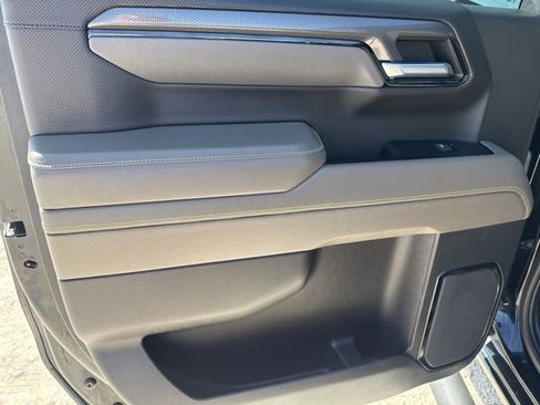 Used 2023 Chevrolet Silverado 1500 ZR2 w/ Technology Package image 25