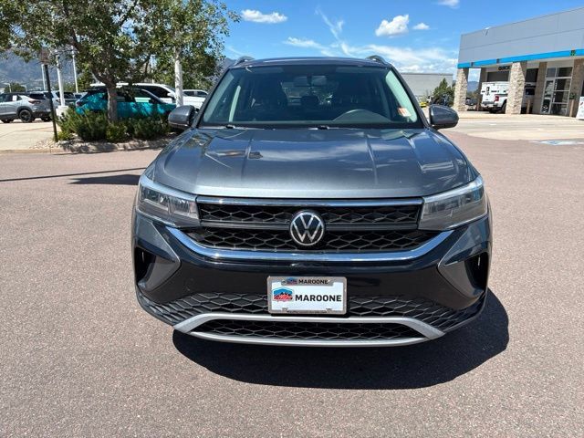 Used 2022 Volkswagen Taos SE AWD/4WD image 2