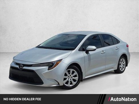 Used 2025 Toyota Corolla LE FWD image 1