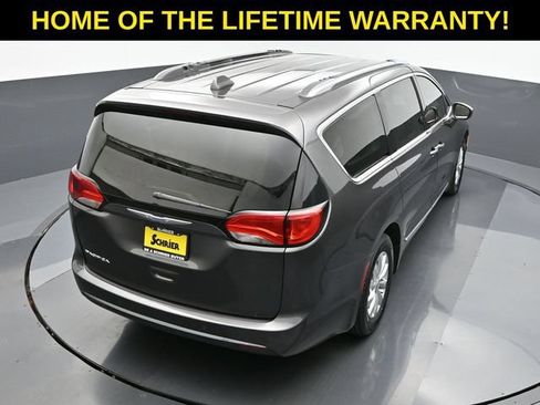 Used 2018 Chrysler Pacifica Touring-L Plus FWD image 67