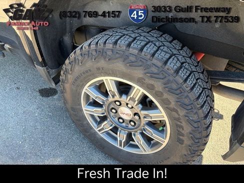 Used 2024 GMC Sierra 1500 AT4 w/ Technology Package image 9