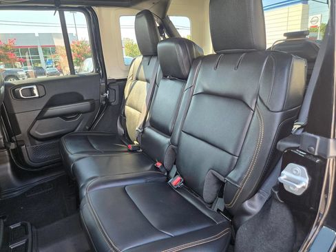 Used 2024 Jeep Wrangler Unlimited Sahara w/ Technology Group AWD/4WD image 10
