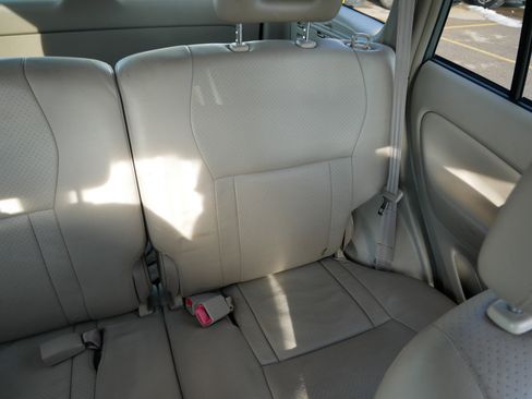 Used 2004 Toyota RAV4 4WD image 14