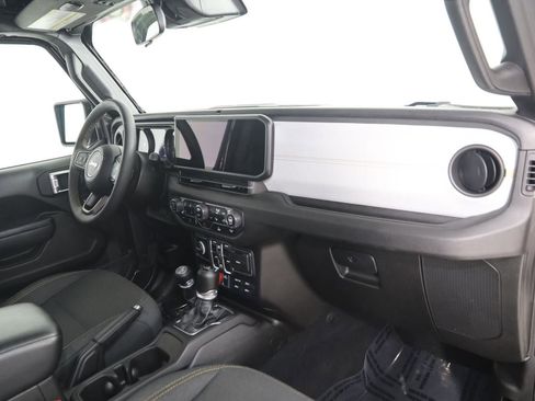 Used 2024 Jeep Wrangler Unlimited Sport AWD/4WD image 40