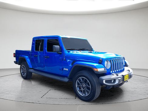 Used 2020 Jeep Gladiator Overland AWD/4WD image 7