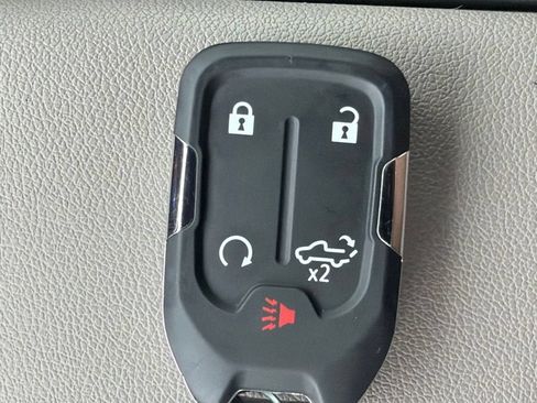 Used 2021 Chevrolet Silverado 1500 LT w/ Safety Package II AWD/4WD image 25