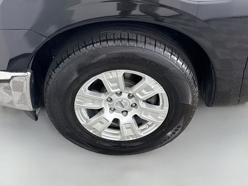 Used 2017 Nissan Titan SV RWD image 37