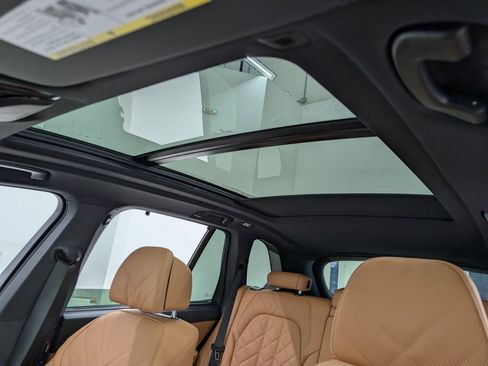 New 2026 BMW X5 xDrive40i w/ Climate Comfort Package image 16