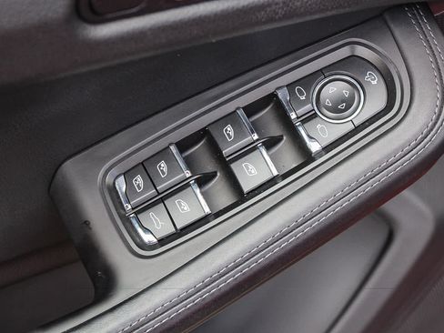 Used 2024 Porsche Macan Turbo AWD/4WD image 19