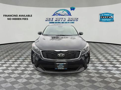 Used 2019 Kia Sorento LX image 2
