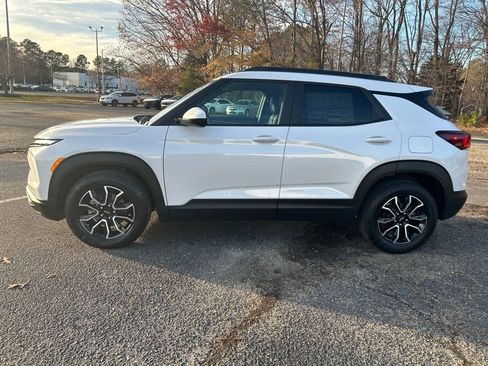 New 2026 Chevrolet TrailBlazer ACTIV w/ Convenience Package image 2