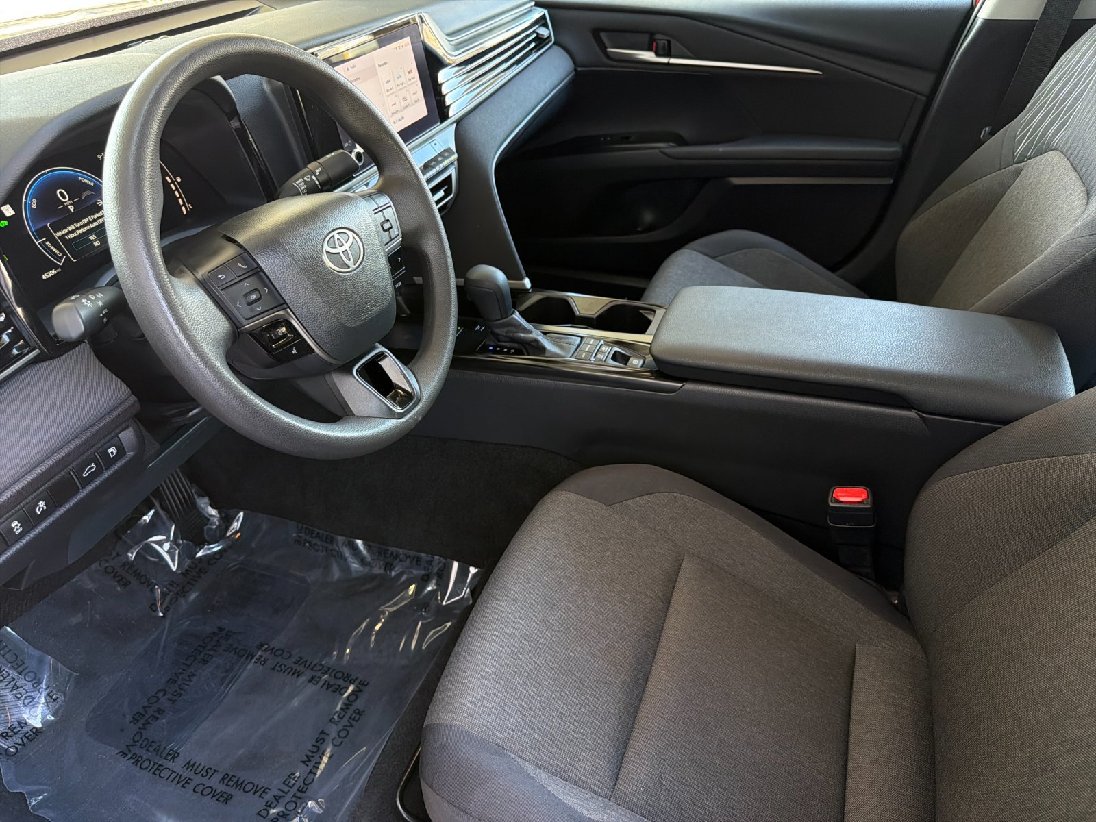 Used 2025 Toyota Camry LE FWD image 9
