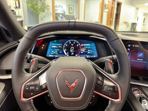 Used 2025 Chevrolet Corvette Stingray Convertible w/ 1LT RWD image 33