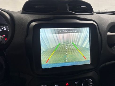 Used 2022 Jeep Renegade Altitude w/ Convenience Group AWD/4WD image 19