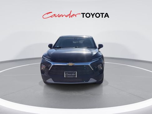 Used 2025 Chevrolet Blazer LT image 3