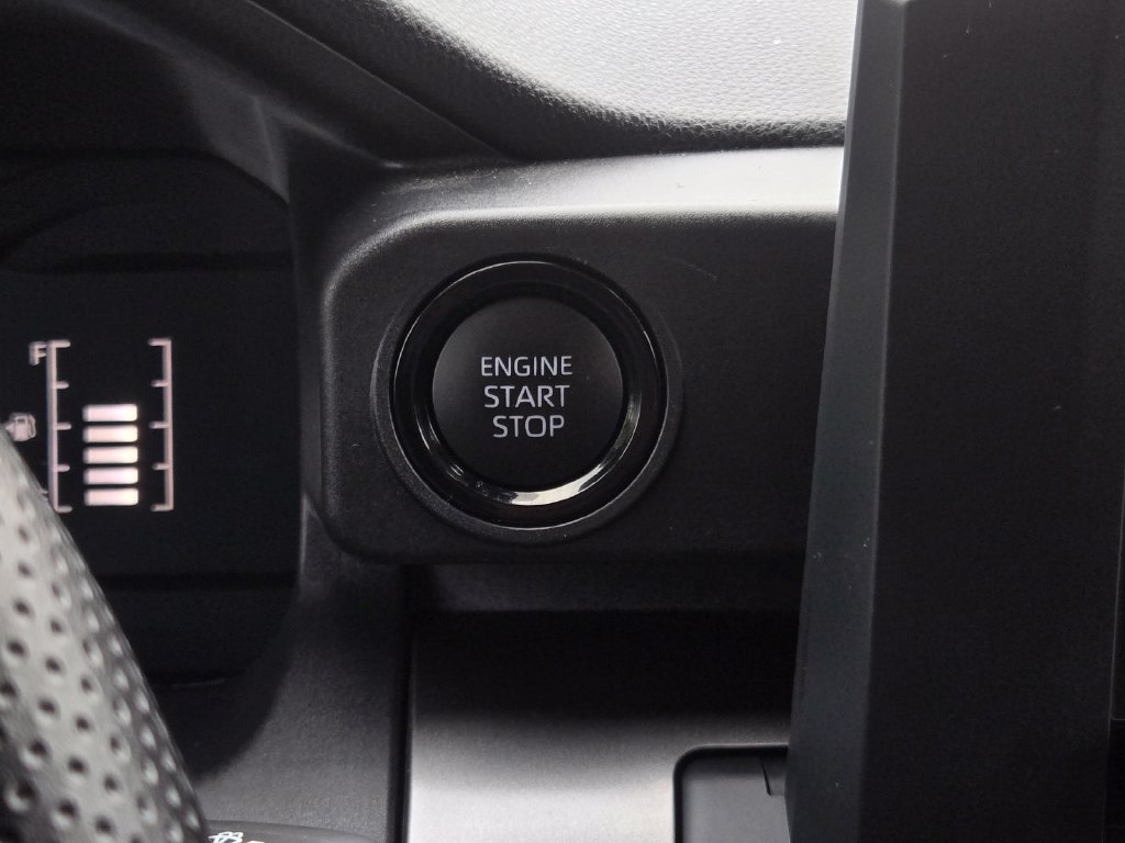 Used 2025 Toyota Tacoma SR5 AWD/4WD image 20