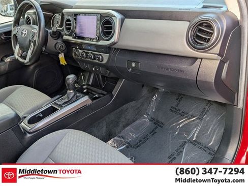 Certified 2022 Toyota Tacoma SR5 AWD/4WD image 36