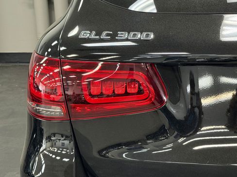 Used 2021 Mercedes-Benz GLC 300 image 10