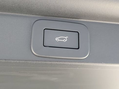 Used 2023 Land Rover Range Rover SE AWD/4WD image 18