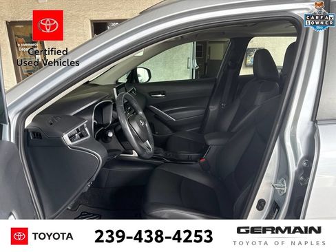 Used 2023 Toyota Corolla Cross XLE w/ Convenience Package FWD image 14