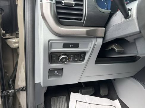 New 2026 Ford F150 XLT w/ Equipment Group 302A MID AWD/4WD image 18